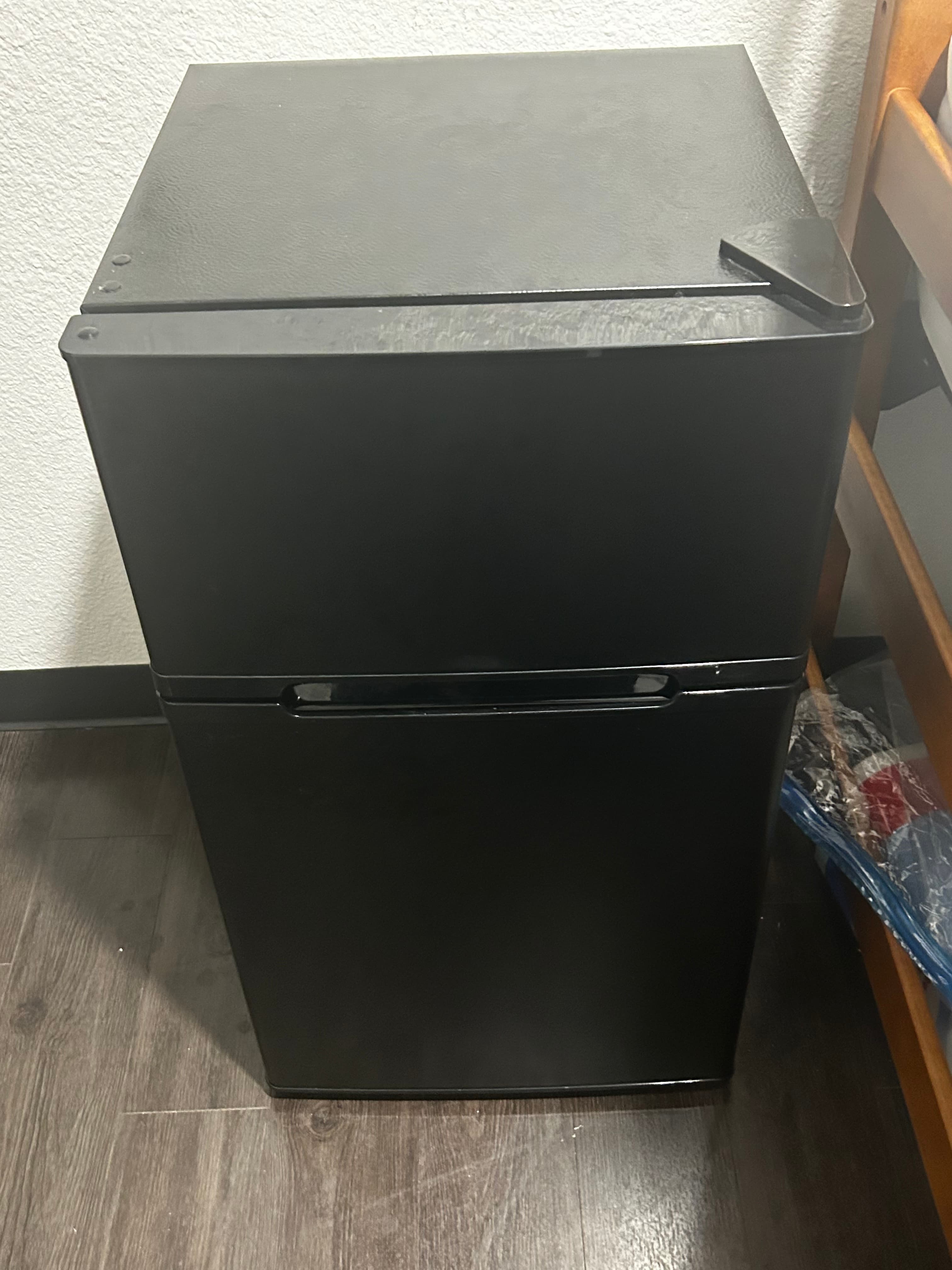 Mini Fridge (Dorm)